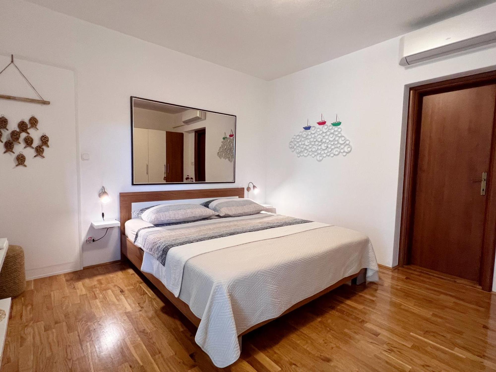 Room Tai - Spacious And Comfy With Private Terrace Hvar Town Exterior photo